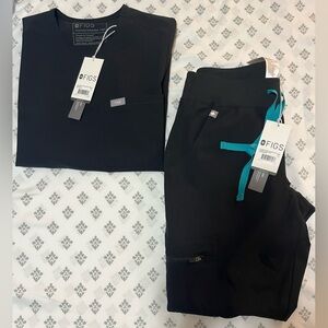 BLACK FIGS SCRUBS SET NEW WITH TAGS SIZE XXS PETITE